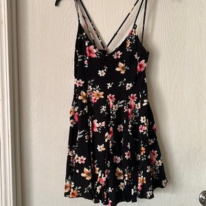 Forever 21 flowery skater dress w/ side zipper size small